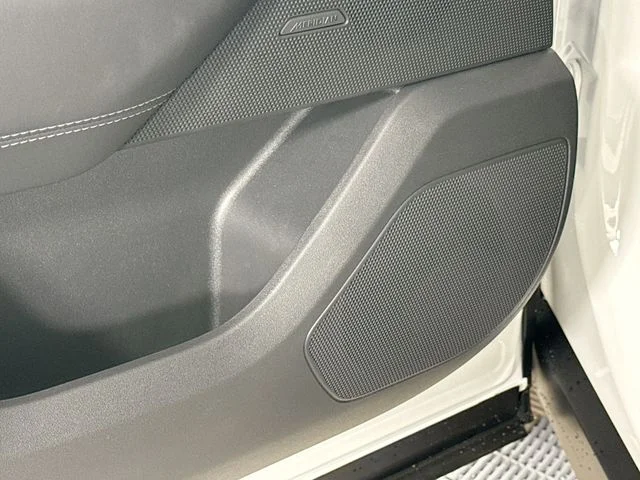 New 2026 Fuji White Land Rover Belgravia Edition image 21