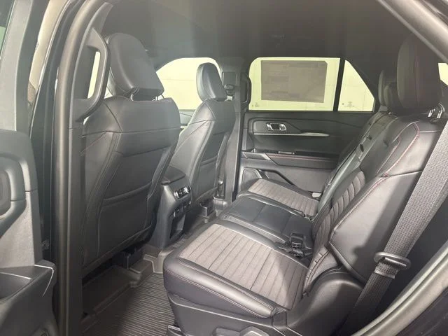 New 2026 Agate Black Metallic Ford ST-Line image 12
