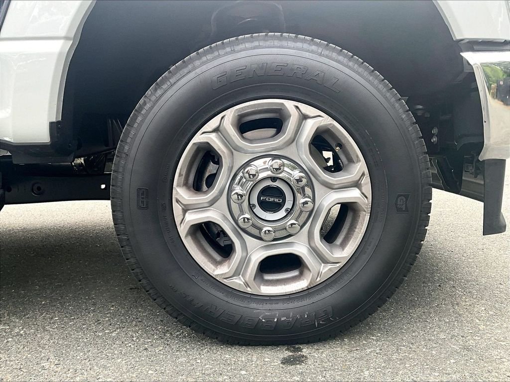 New 2026 Avalanche Ford XLT image 13