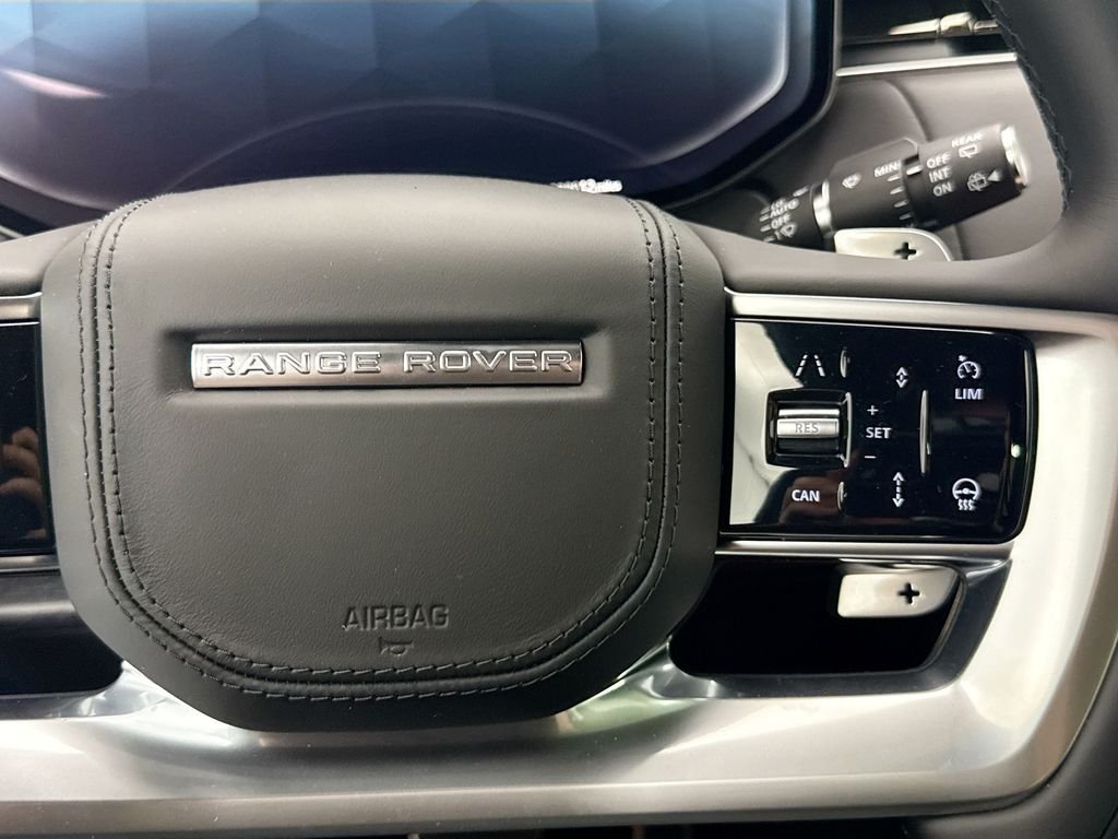 New 2026 Eiger Grey Land Rover SE image 12
