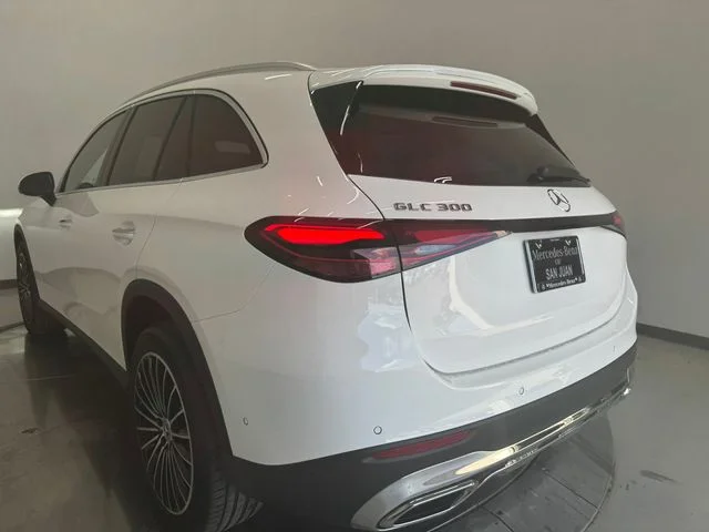 New 2026 Polar White Mercedes-Benz GLC 300 image 9