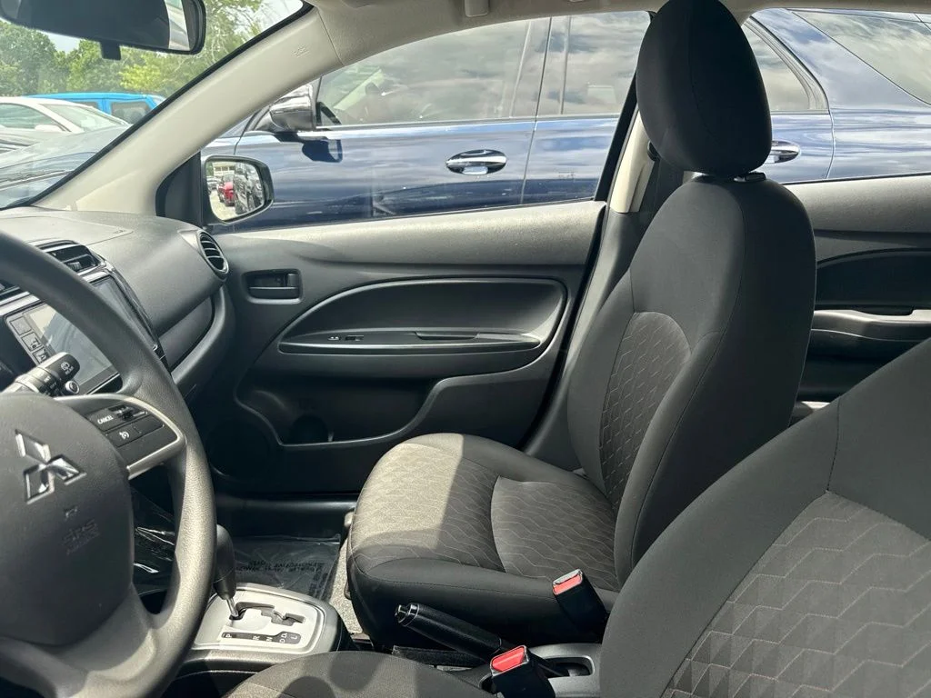 Used 2024  Mitsubishi ES image 3