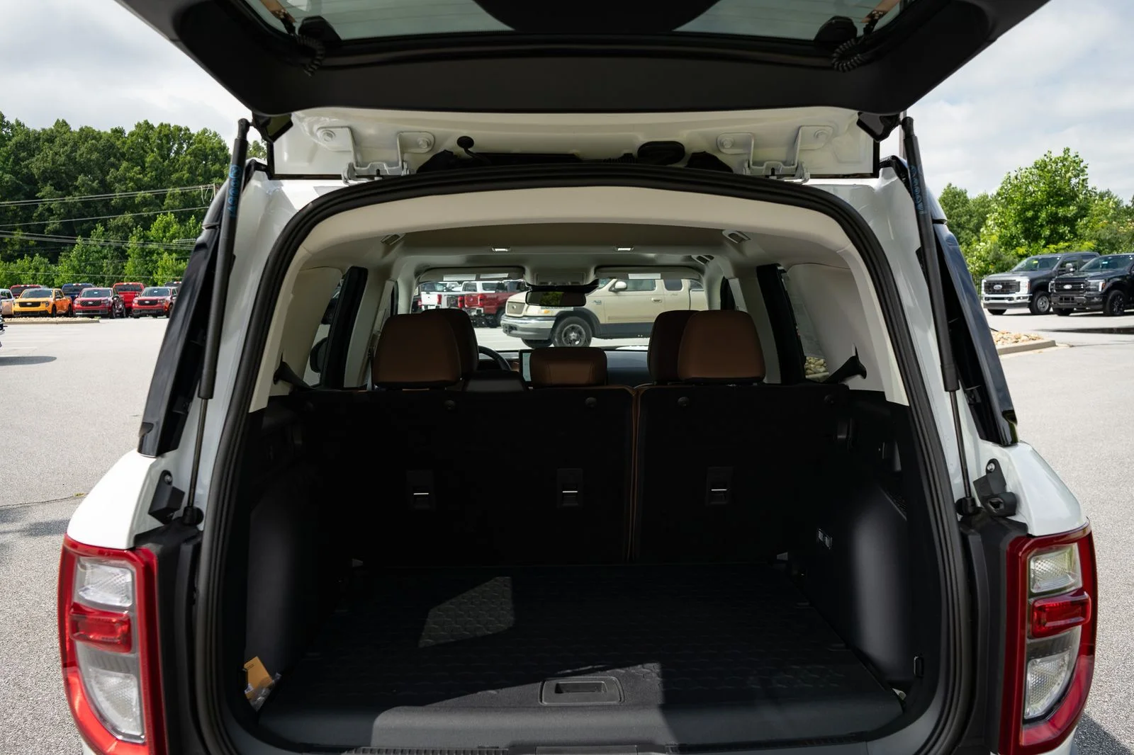 New 2026 White Ford Outer Banks image 9