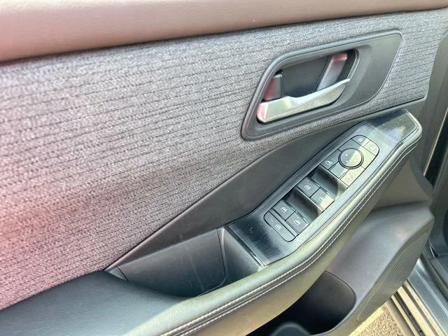 Used 2023 Gun Metallic Nissan SV image 27