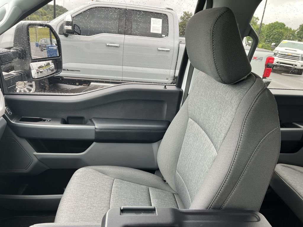 Used 2024 White Ford XL image 22