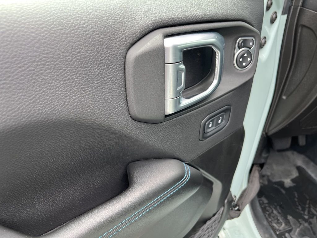 Used 2024 Earl Clearcoat Jeep Rubicon 4xe image 29