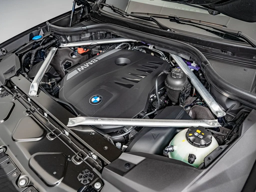 New 2027 Carbon Black Metallic BMW xDrive40i image 43