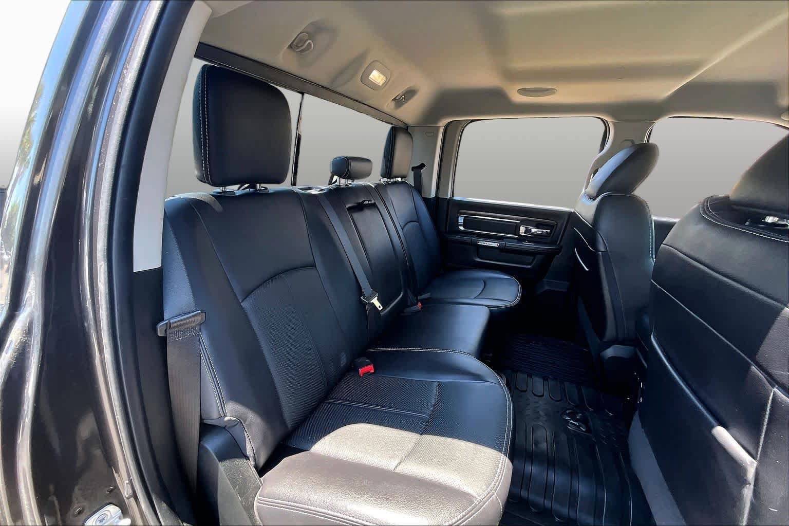 Used 2018 Granite Crystal Metallic Clearcoat Ram Laramie image 20