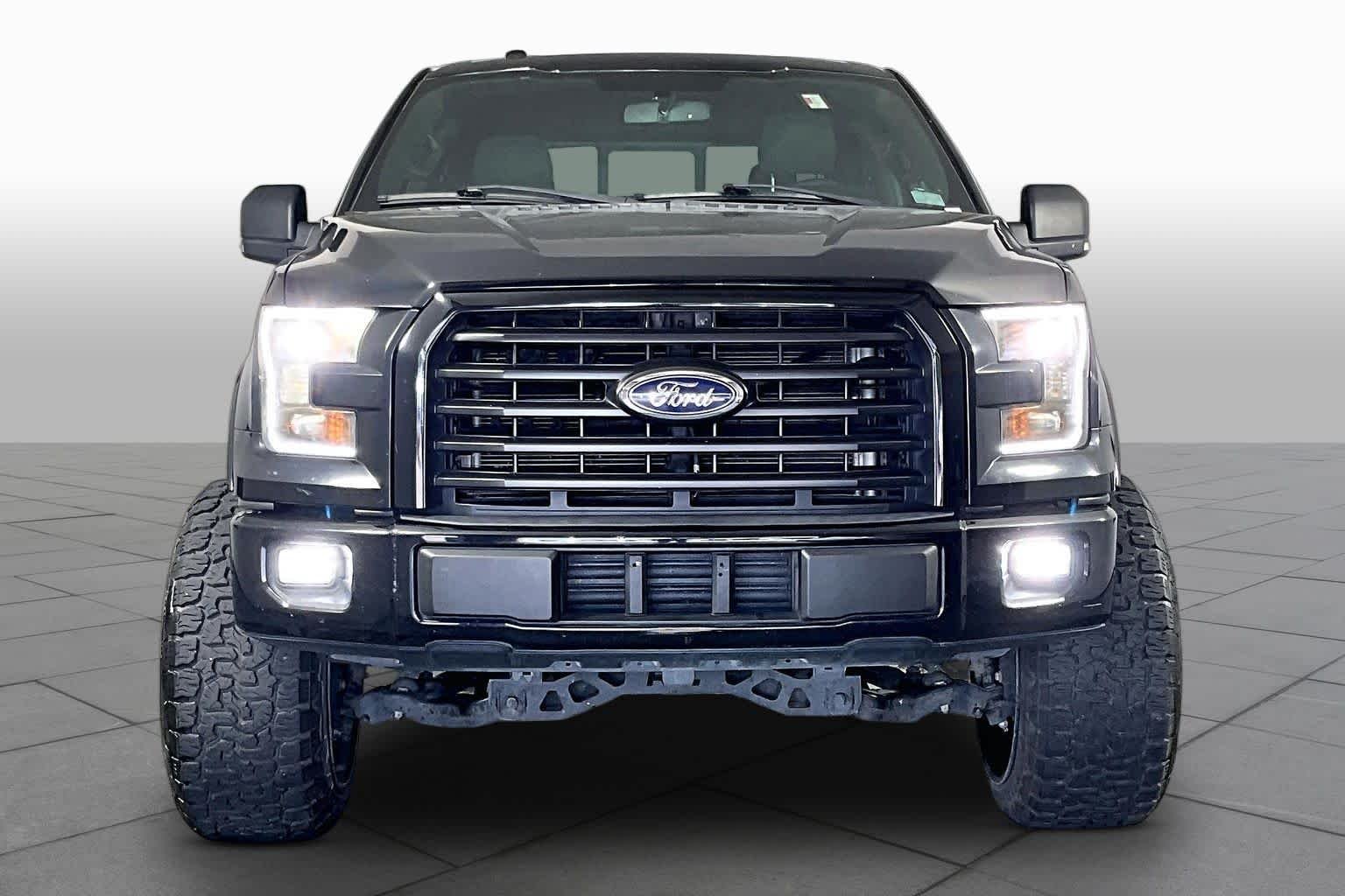 Used 2016 Shadow Black Ford XLT image 4