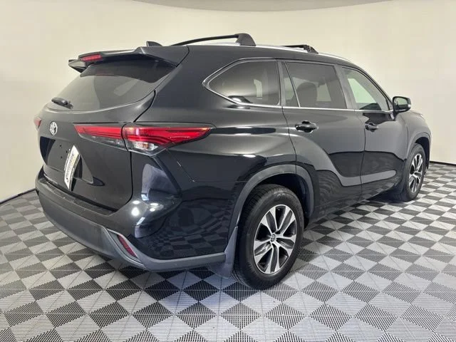 Used 2023 Black Toyota L image 38