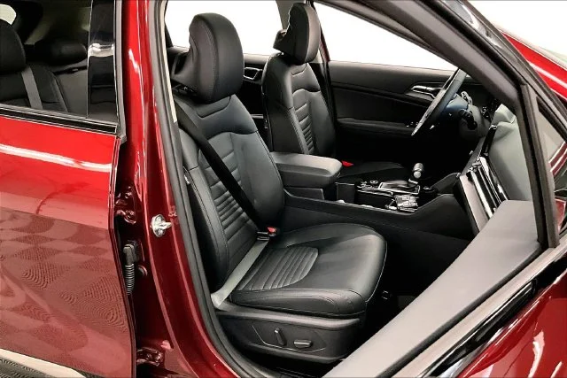 Used 2025 Dawning Red Kia SX-Prestige image 8