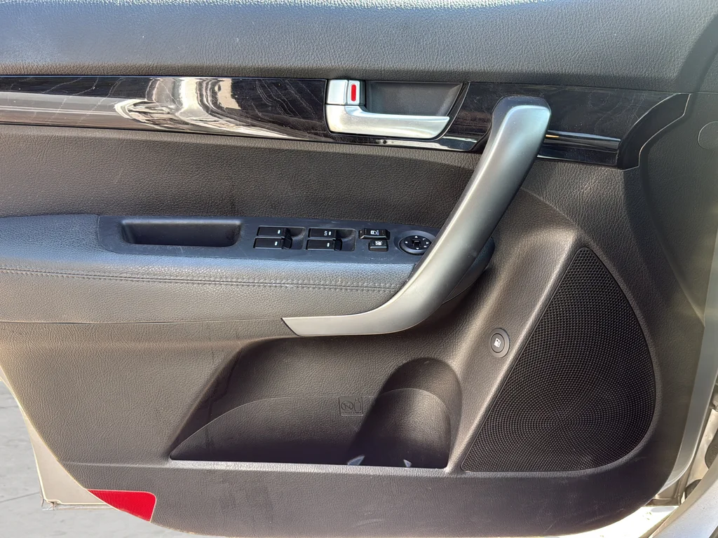 Used 2014 Silver Kia LX image 26