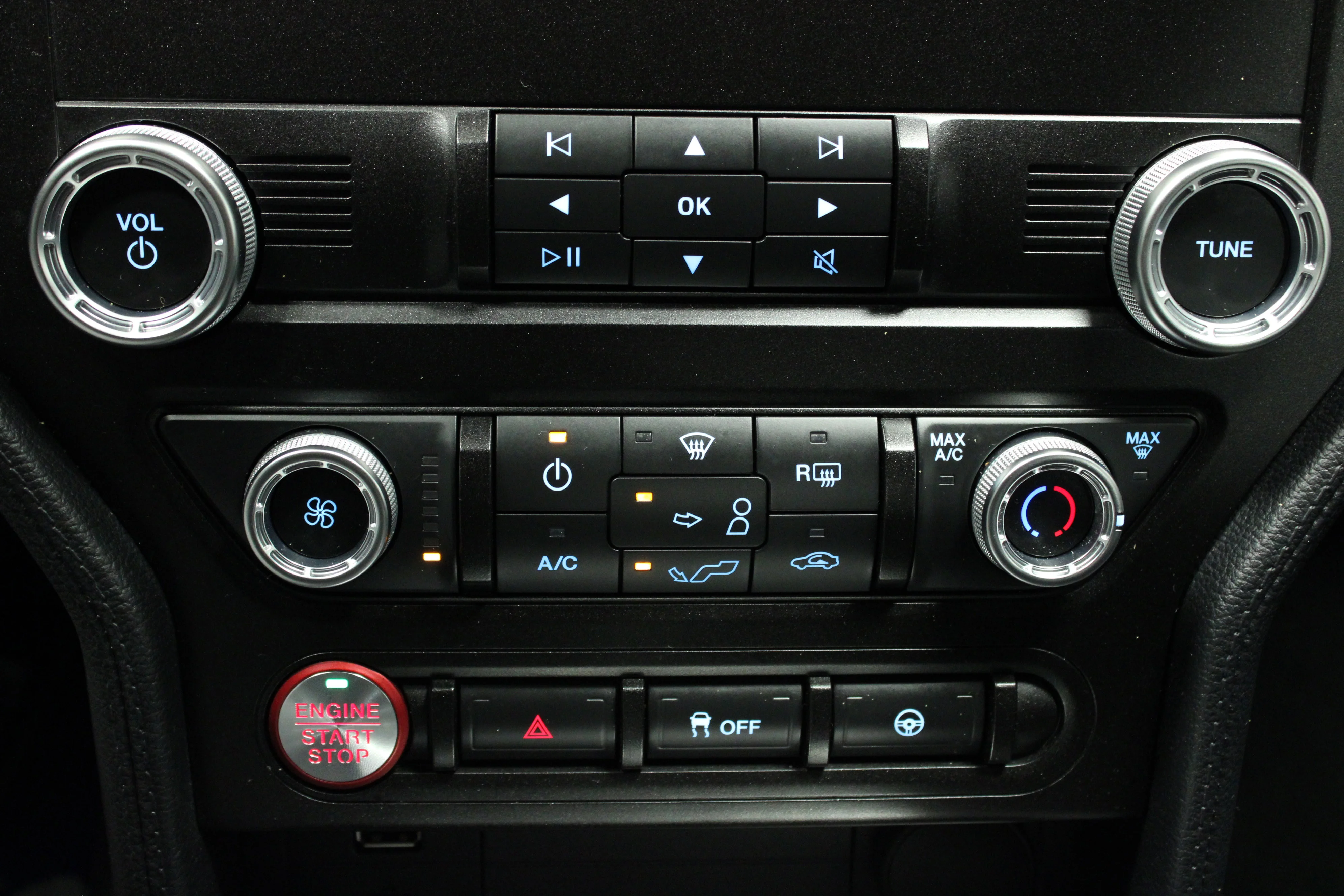 2022 Ford Mustang EcoBoost - Photo 22