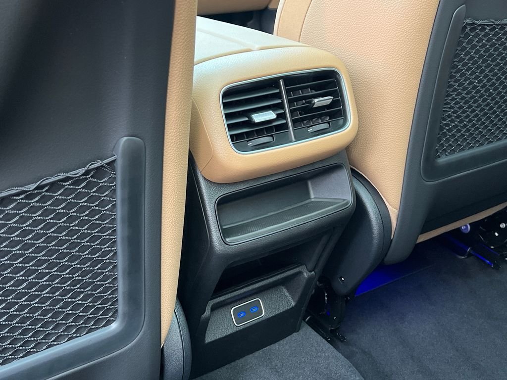 New 2026 MANUFAKTUR Ireland Mid Green Metallic Mercedes-Benz GLE 350 image 27