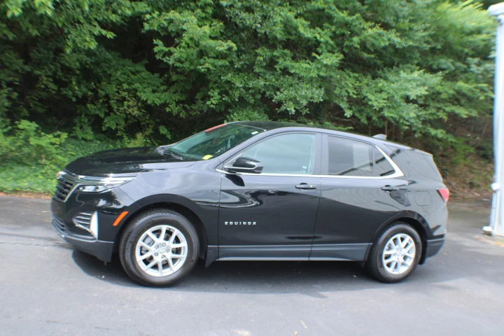 Used 2023 Mosaic Black Metallic Chevrolet LT image 4