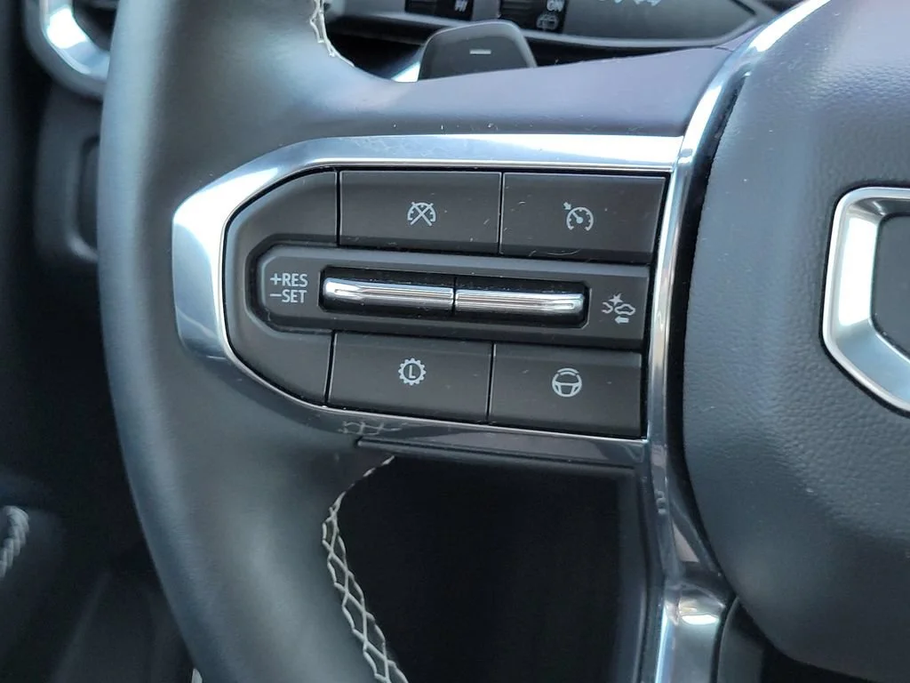 Used 2026 Glacier White Tricoat GMC Denali image 29