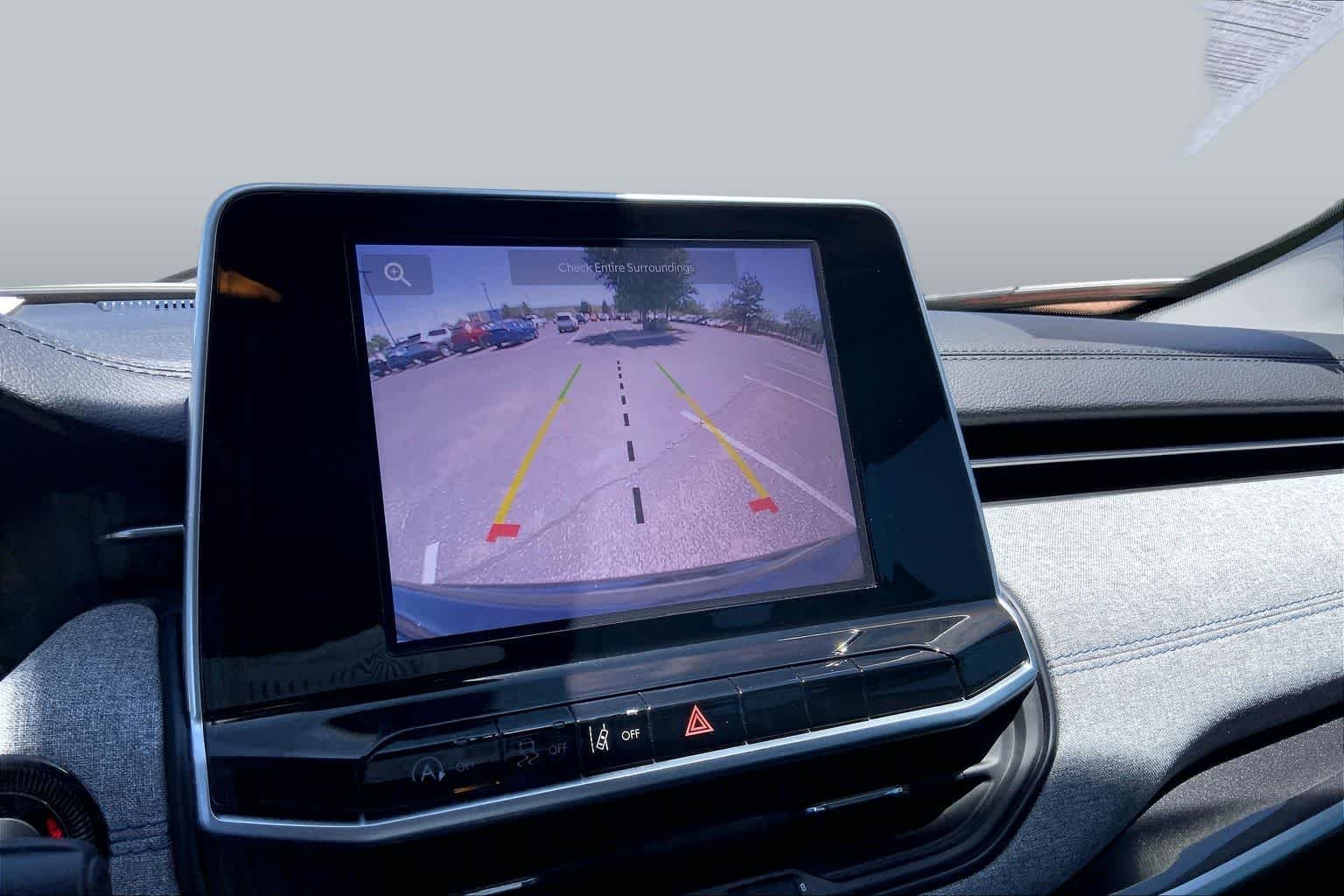 Used 2022 Diamond Black Crystal Pearlcoat Jeep Latitude image 26