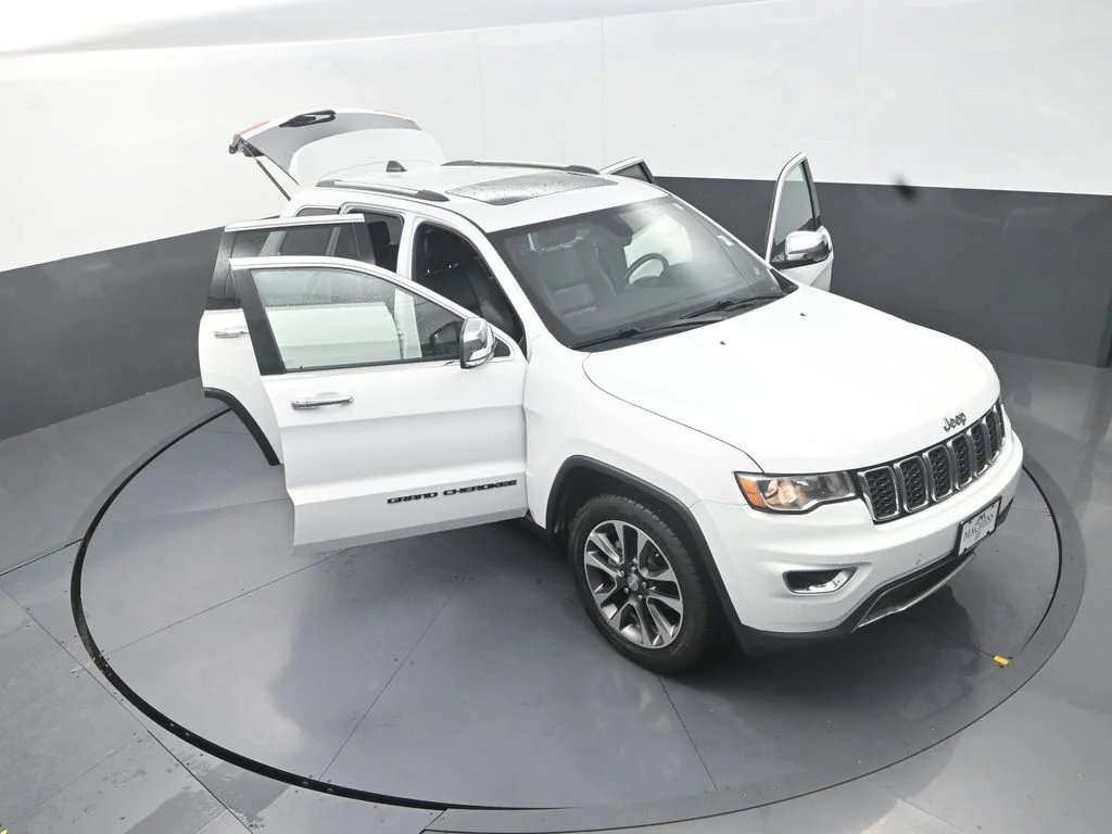 Used 2018 White Jeep Limited image 14