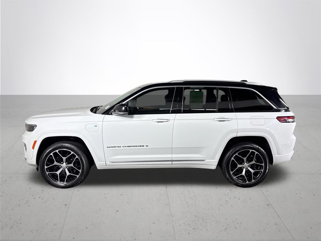 Used 2022 White Jeep Summit Reserve 4xe image 9
