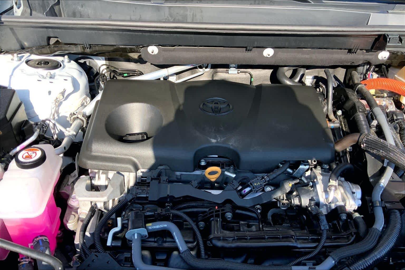 Used 2025 Ice Cap Toyota Hybrid XLE image 30