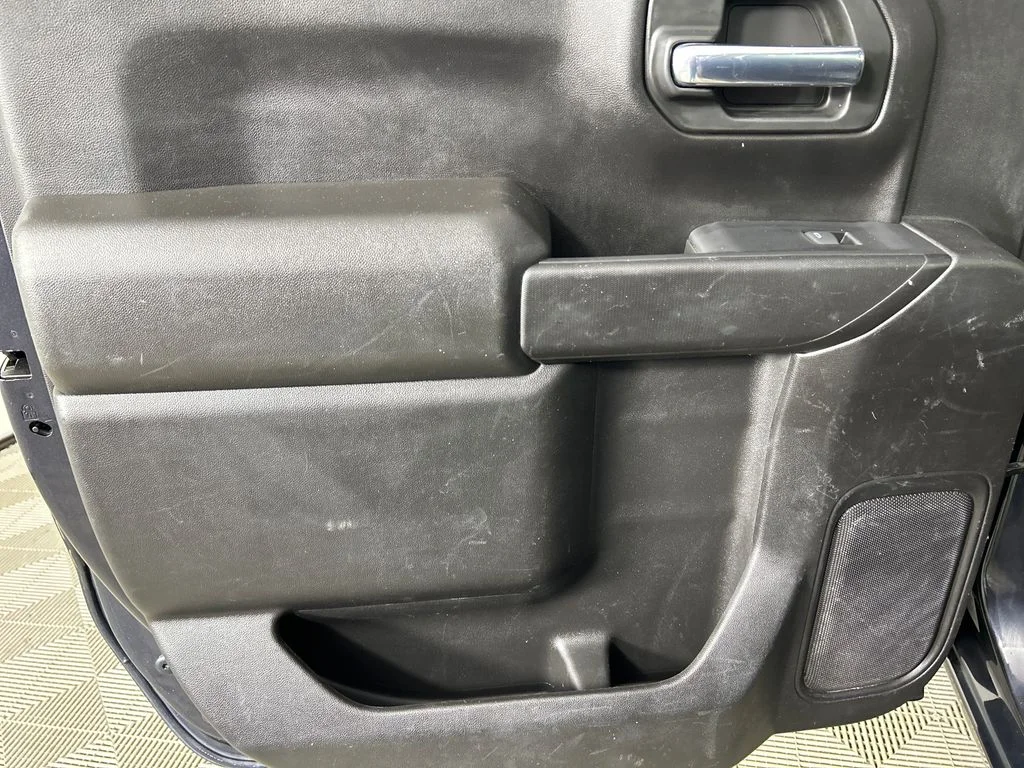 Used 2022 Gray Chevrolet Custom image 18