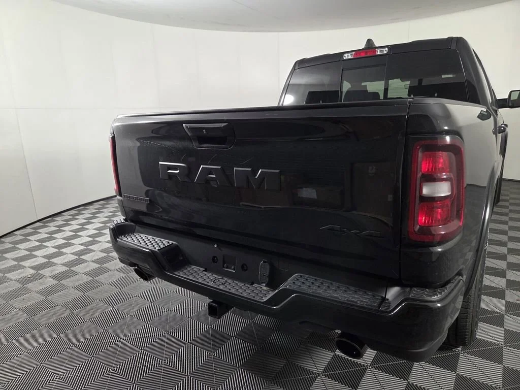 New 2026 Diamond Black Crystal Pearl-Coat Exterior Paint RAM Big Horn image 6