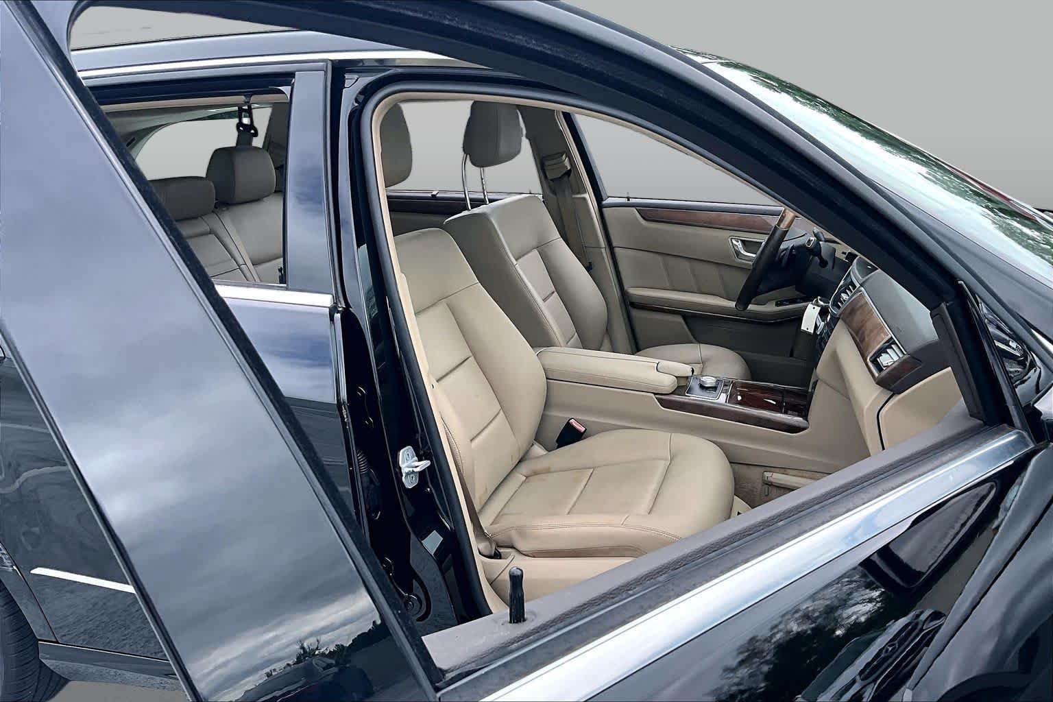 Used 2011 Obsidian Black Metallic Mercedes-Benz E 350 Luxury image 8