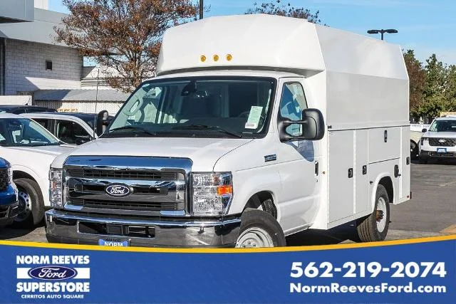 New 2026 Oxford White Ford E-350 SRW image 35