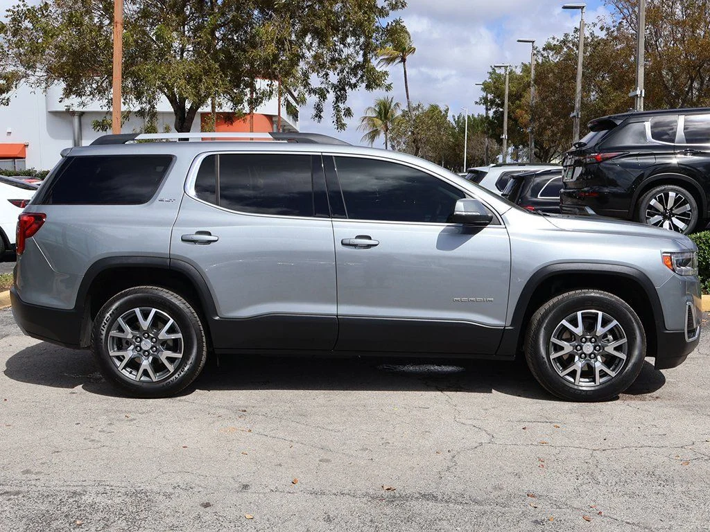 Used 2023 Silver GMC SLT image 19