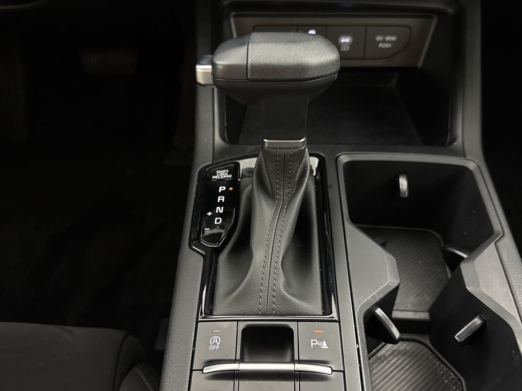 2025 Kia K5 LXS - Photo 18