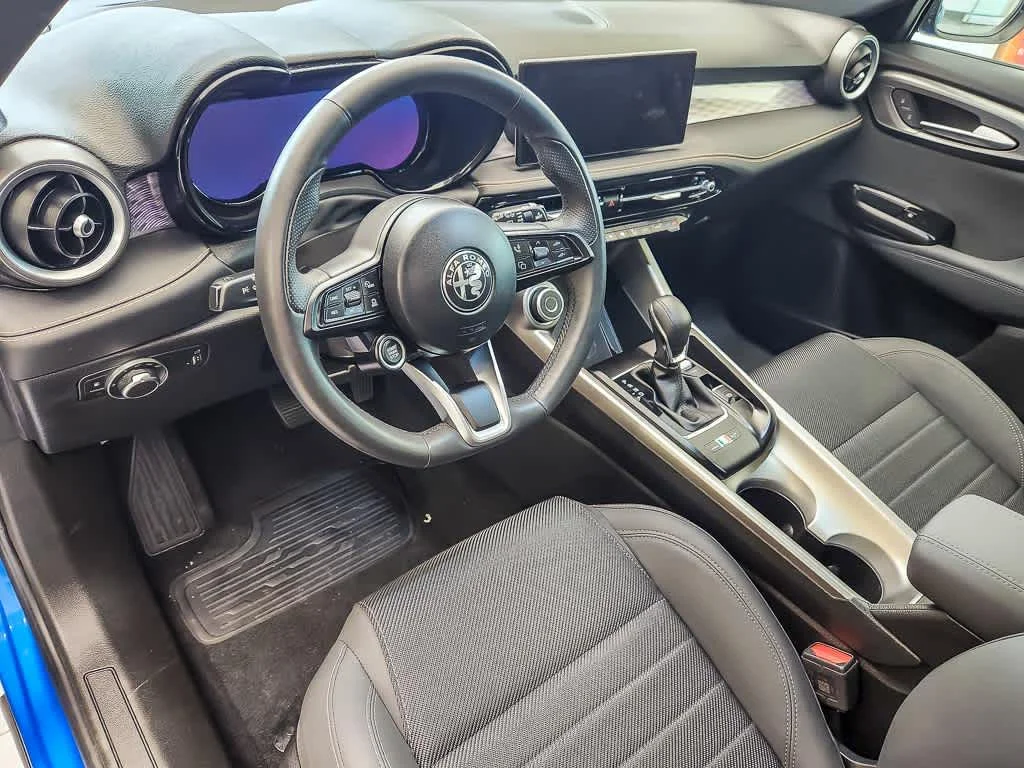 Used 2024  Alfa Romeo Ti image 10