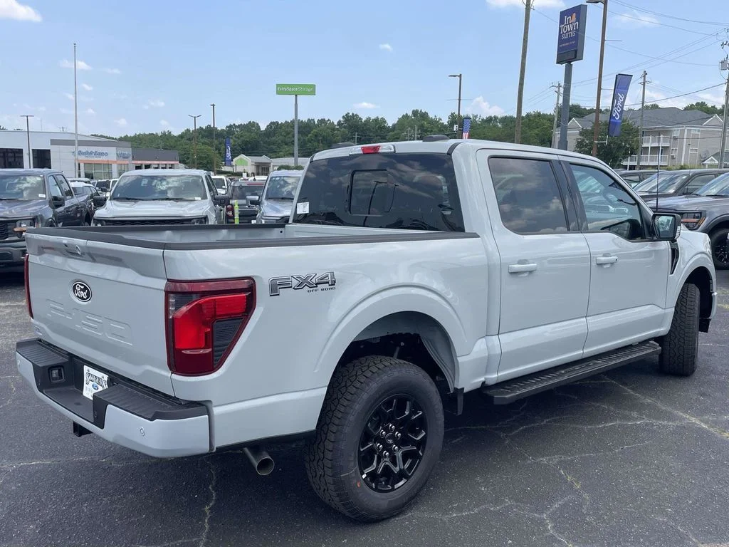 New 2026 White Ford XLT image 3