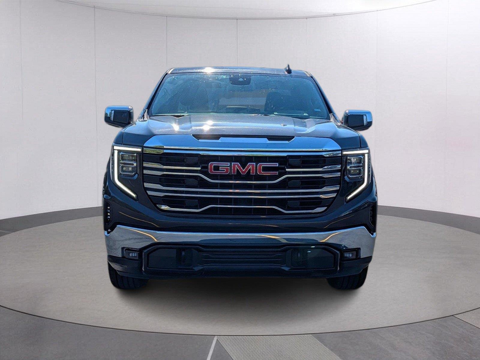 Used 2025 Titanium Rush Metallic GMC SLT image 9