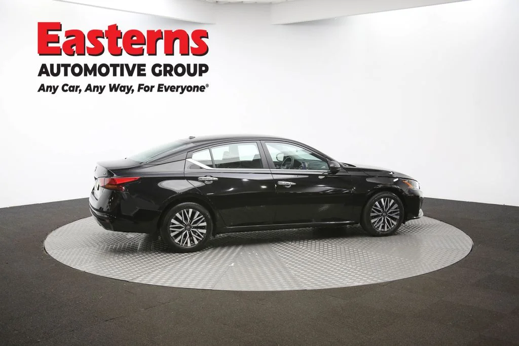 Used 2024 Black Nissan 2.5 SV image 40