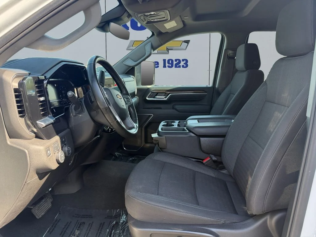 Used 2025 Summit White Chevrolet LT image 10