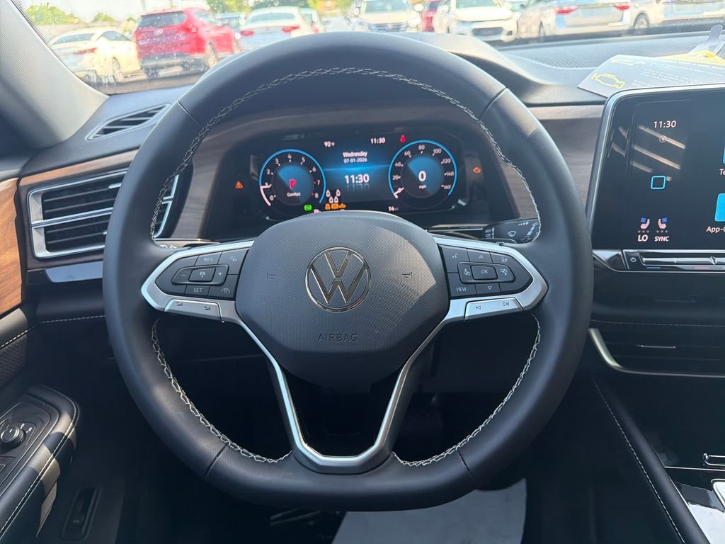 Used 2026 White/off-white Volkswagen SE w/Technology image 16