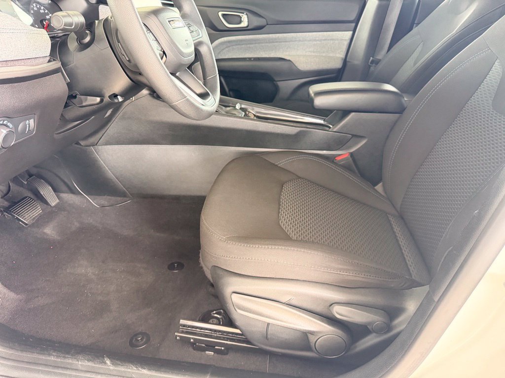 Used 2023 White Jeep Sport image 13