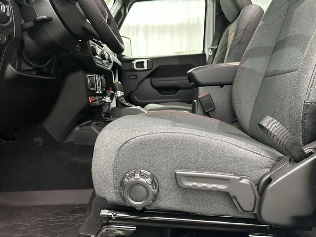 New 2027 Bright White Clearcoat Jeep Rubicon image 16