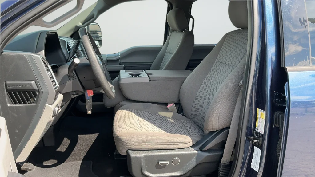 Used 2018 Blue Ford XLT image 17