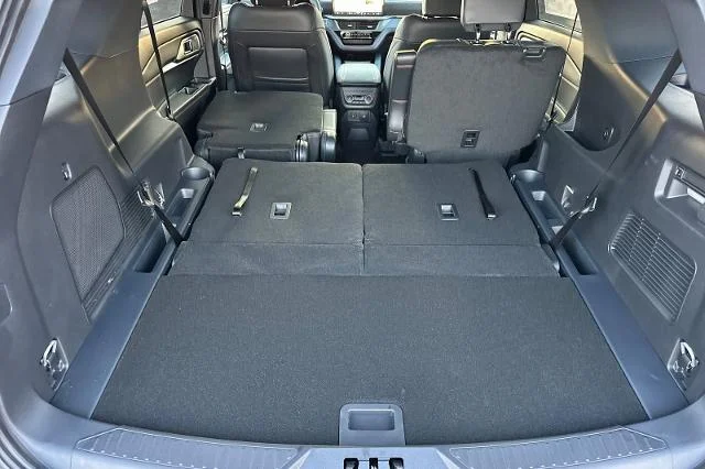 2026 Ford Explorer ST-Line - Photo 35