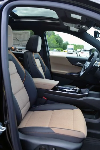 New 2026 Mosaic Black Metallic Chevrolet ACTIV image 13