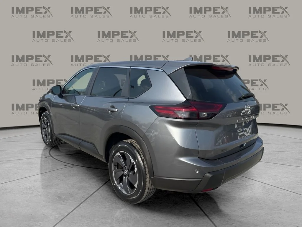Used 2025 Gray Nissan SV image 3