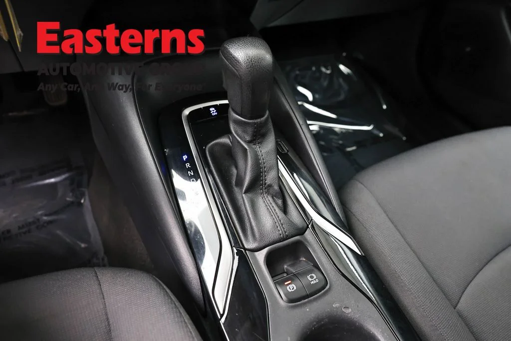 Used 2022 Silver Toyota LE image 12