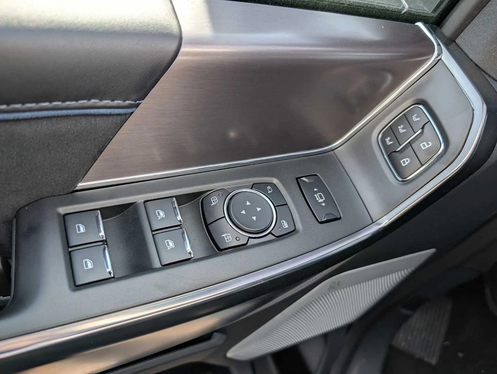 New 2026 Star White Metallic Tri-Coat Ford F-250® Platinum® image 34