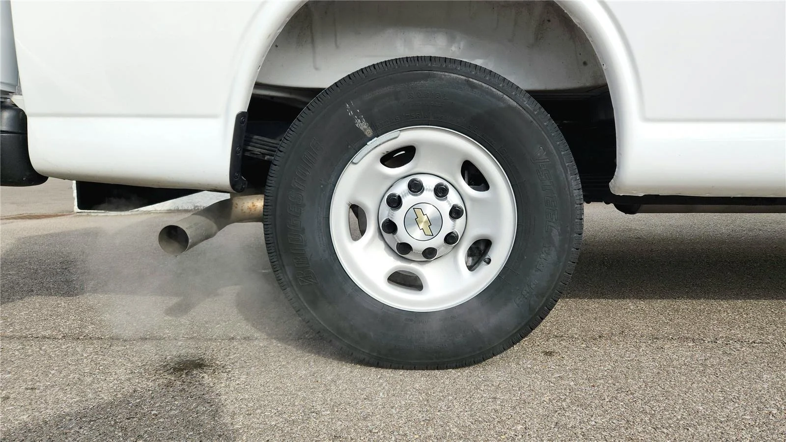 2025 Chevrolet Express Cargo Work Van - Photo 8