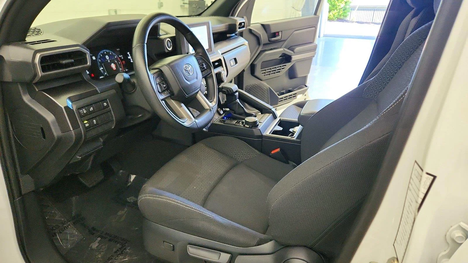 Used 2025 Ice Cap Toyota SR5 image 14