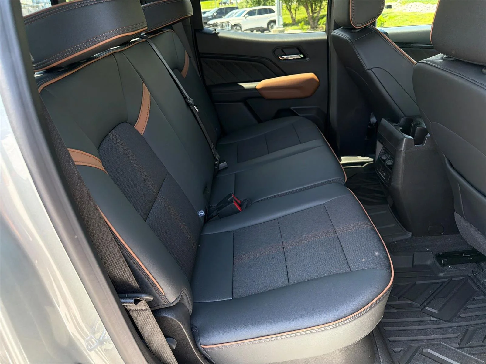 2026 GMC Canyon AT4 - Photo 12