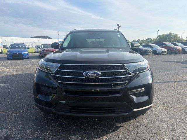 Used 2023 Black Ford XLT image 2
