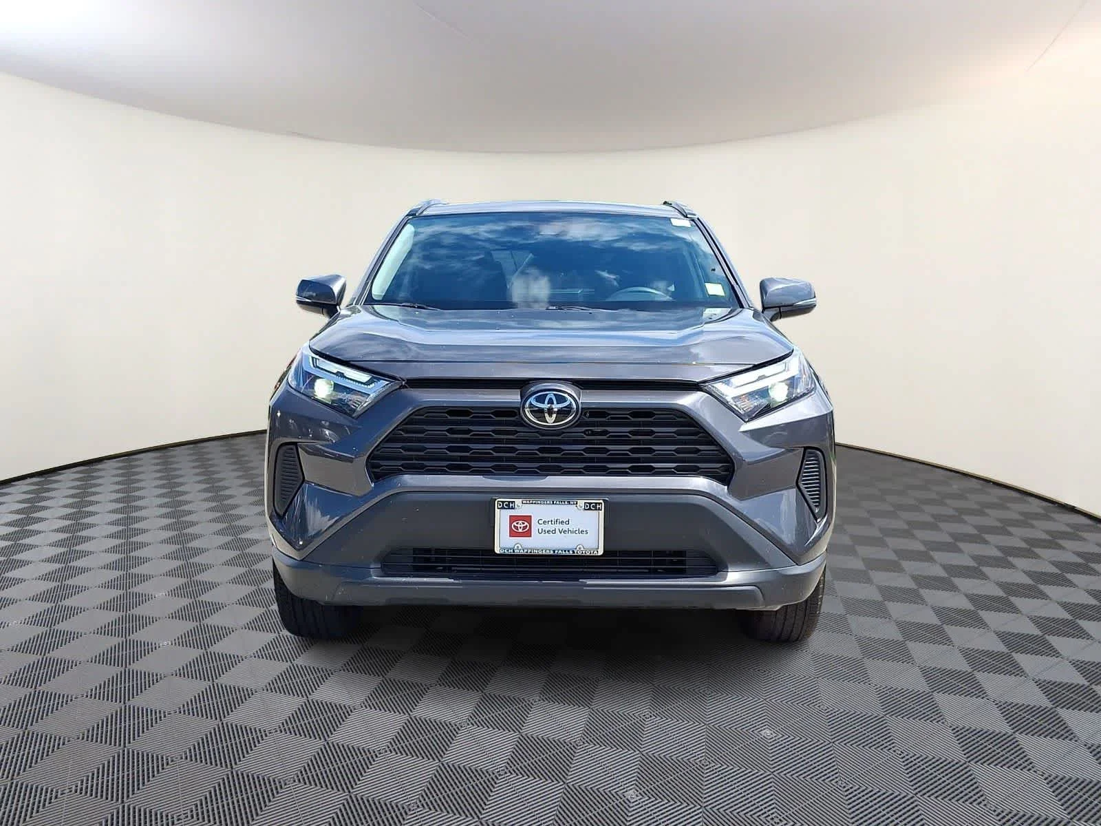 Certified Used 2025 Magnetic Gray Metallic Toyota XLE image 3