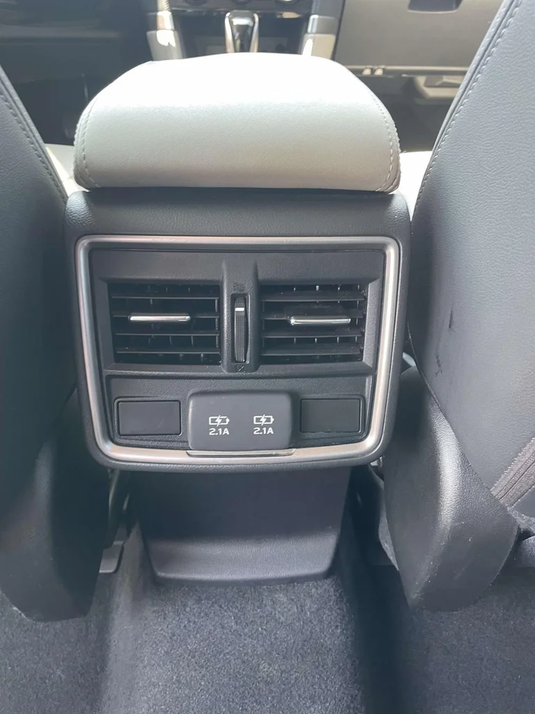 Used 2023 Crystal White Pearl Subaru Limited image 11